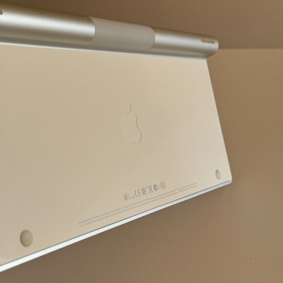 Genuine Apple Wireless Magic Keyboard Bluetooth A1314 - Picture 5 of 7